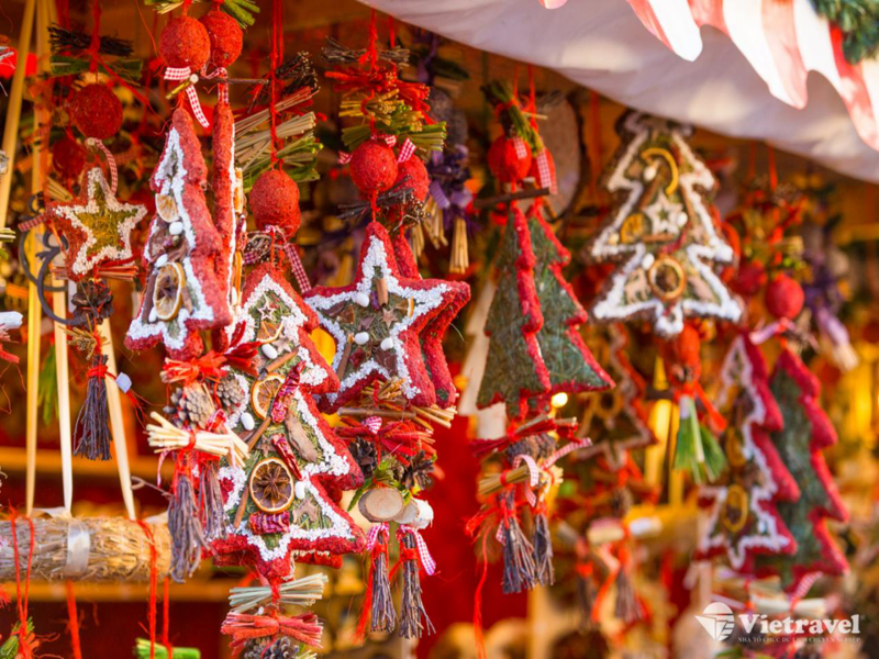 Tour information: United Kingdom - Wales - Scotland (Christmas Markets)